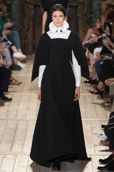 Look 12